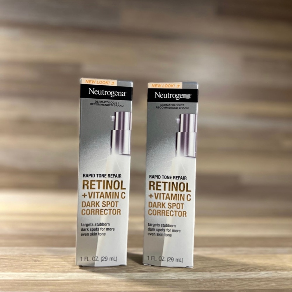 Neutrogena Rapid Tone Repair Retinol + Vitamin C Dark Spot Corrector PACK OF 2